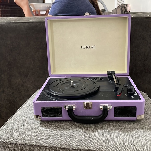 Purple jorlai record player - Picture 2 of 2